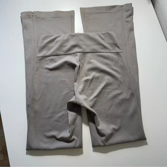 Lululemon | Softstreme Ribbed Pant | US W 4 | Riverstone - Picture 7 of 10